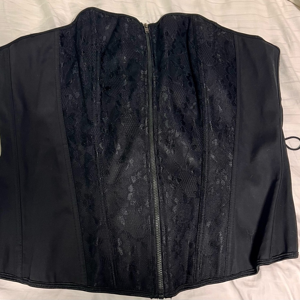 Torrid Black corset top with lace panel and zipper down front only wore once!